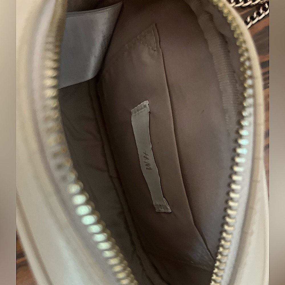 Small H&M cream colored purse - Picture 4 of 5